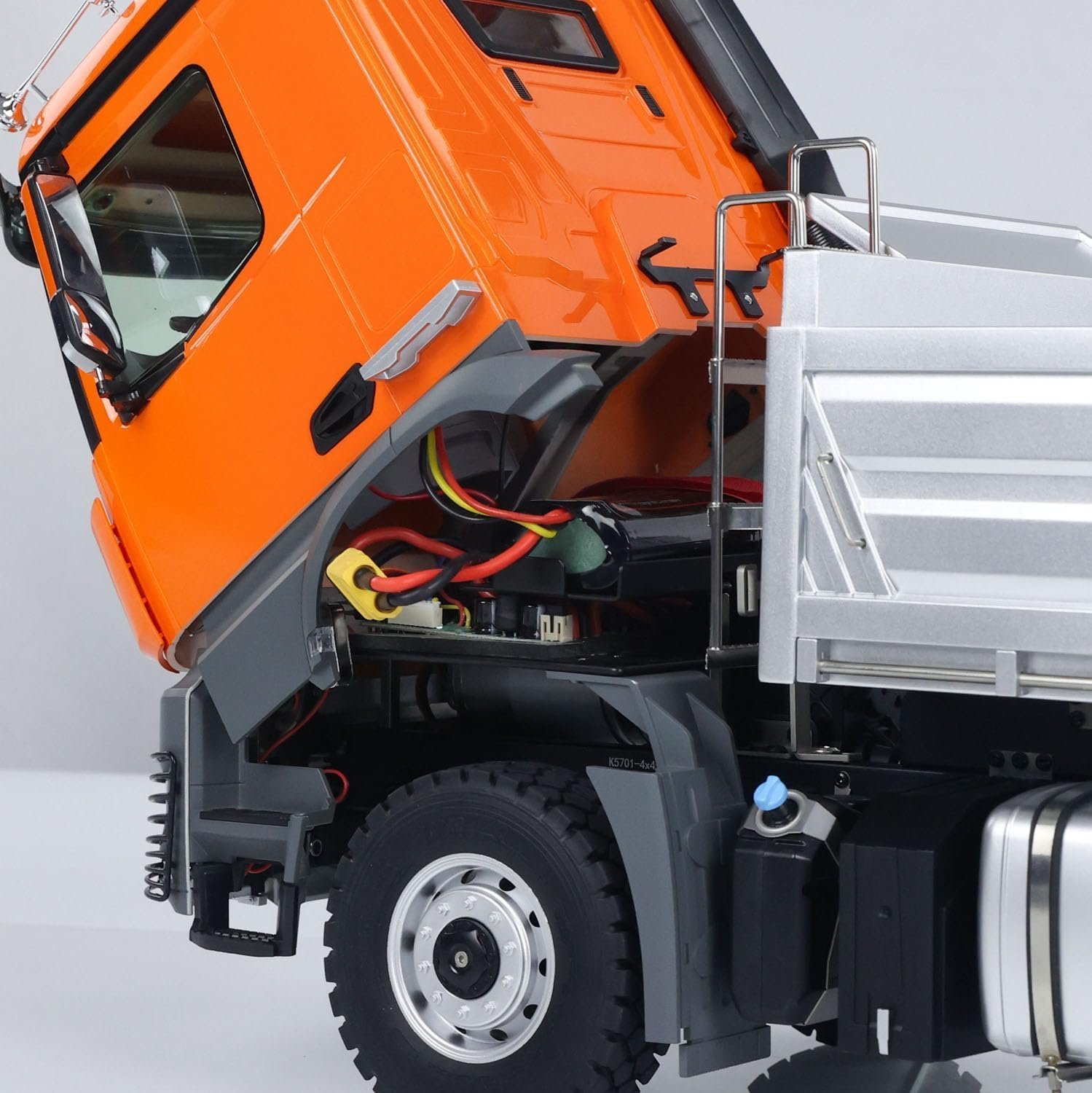 1/14 Kabolite 5701 RC Dump Truck 4x4 Remote Control Dumper Car Sound Light Model - Image 5
