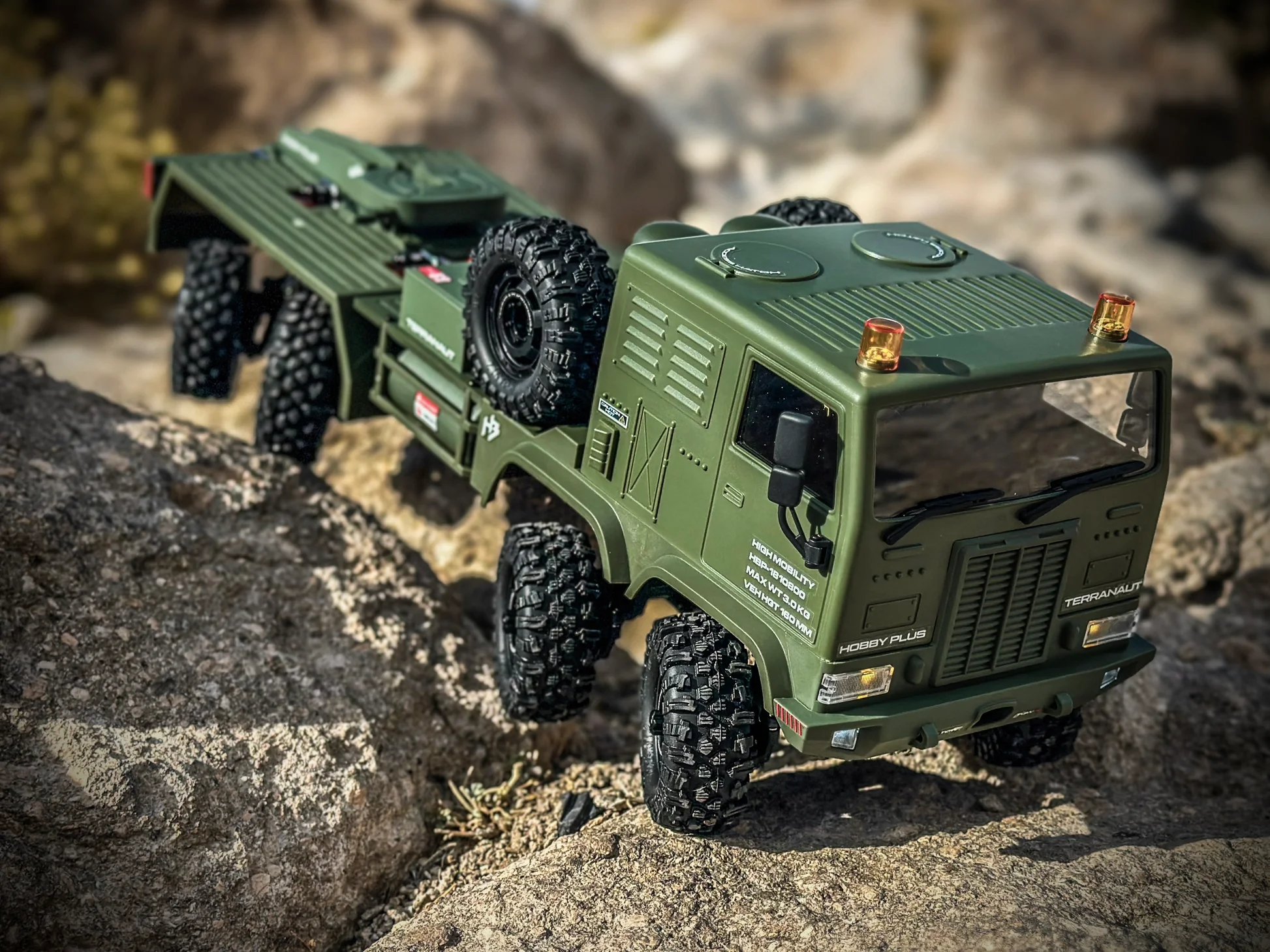 HobbyPlus CR-18P Terranaut 8X8 AWS 1/18 Scale RC Crawler - Image 5