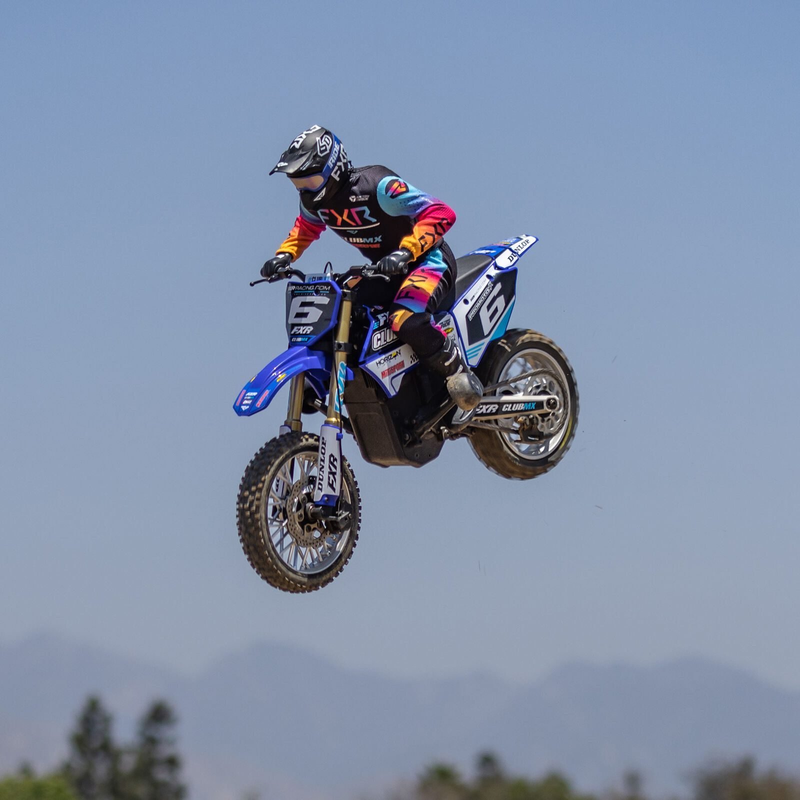 1/4 Promoto-MX Pro Circuit 2S RTR Brushless Motorcycle, Blue - Image 4